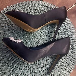 New never worn size 7.5 Audrey Brooke Embellished Dress Pumps, black. 4” heel